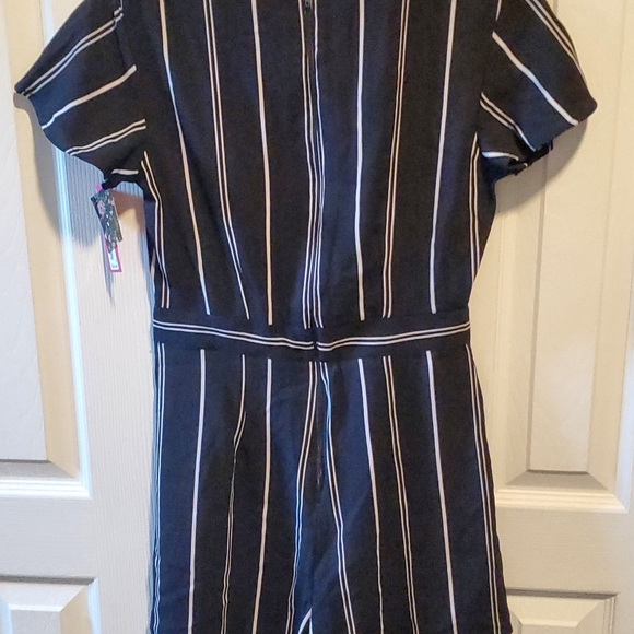 BNWT Size Small Women's Romper - black & white striped - Picture 3 of 6